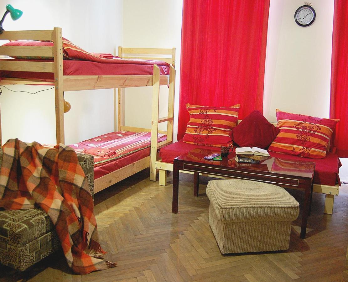 Hostel Drive Lviv Extérieur photo