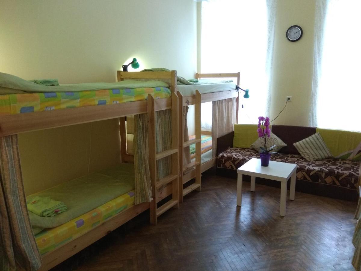 Hostel Drive Lviv Extérieur photo